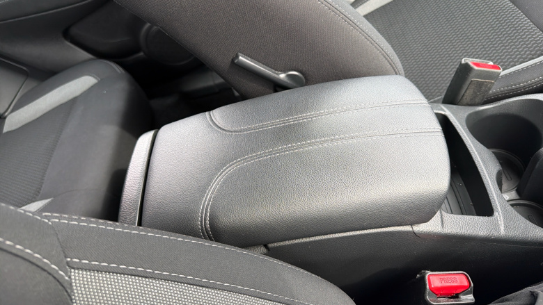 Nissan Qashqai 1.3 DiG-T Acenta Premium 5dr Petrol Hatchback